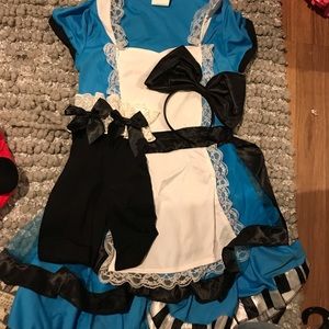 Alice in wonderland costume